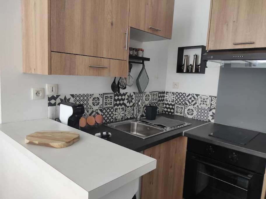 Apartament Fadil Valenciennes Zewnętrze zdjęcie